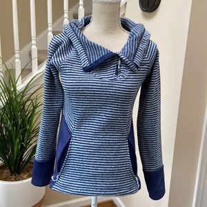 Avalanche pull over fleece